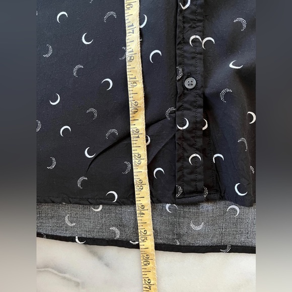 Levi’s Black Button Down Blouse with Moon Print - Picture 6 of 6
